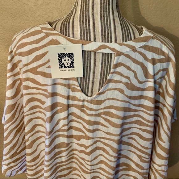 NWT Anne Klein Tunic Top XL Linen Blend White Tan Animal Print V-Neck - Picture 10 of 16